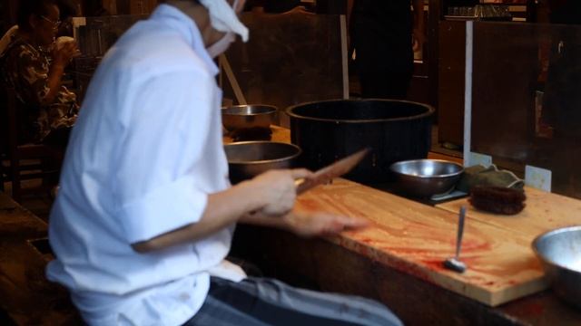 Filleting eels (Unagi) - Kawatoyo Narita смотреть онлайн