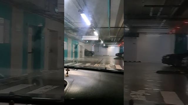 Сложный заезд на парковку ЦУМа ?? смотреть онлайн