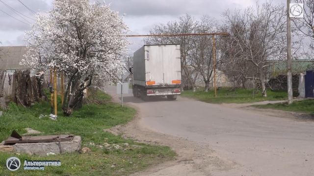 ПОШКОДЖЕНІ ДОРОЖНІ ЗНАКИ НА АВТОШЛЯХУ Т-1625 У СЕЛІ КАЛАГЛІЯ ТА МИКОЛАЇВКА