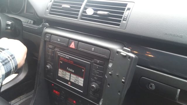 Świszczące radio A4 B6 смотреть онлайн