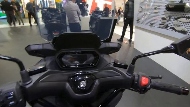 YAMAHA X-MAX - EICMA 2023 смотреть онлайн