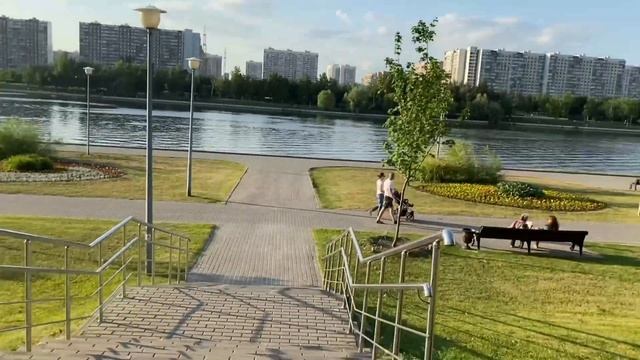Экскурсия по *Братеевскому Парку* станция метро *Борисово* 18.06.2023 смотреть онлайн
