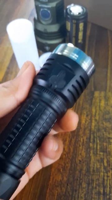 Astrolux EA01 xhp50.2 unboxing смотреть онлайн