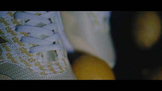 TWO LACES | LEMONADE PACK I NIKE AIR MAX 1 смотреть онлайн