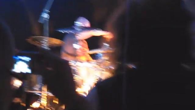 Black Country Communion 'Black Country' LIVE - Secret Gig Crowd Footage смотреть онлайн