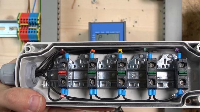 Vacon 20 VFD, Remote control, MOP speed control, Multi Frequency set up. English смотреть онлайн