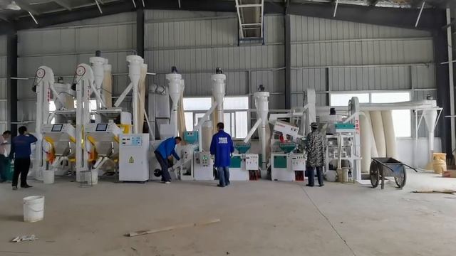 A small rice processing equipment production line that can process 15 tons of rice a day смотреть онлайн