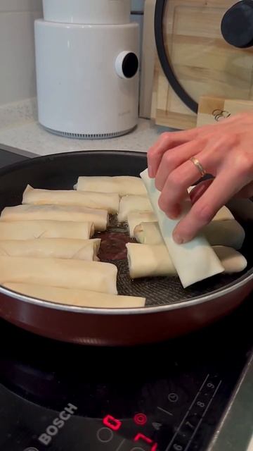 Вы никогда такое не готовили! Хрустящие спринг-роллы из ресторана #еда #рецепты #food #shorts смотреть онлайн