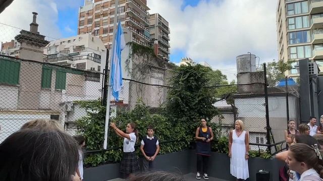 Школа в Аргентине. Первый день. #argentina #escuela #школа#school смотреть онлайн