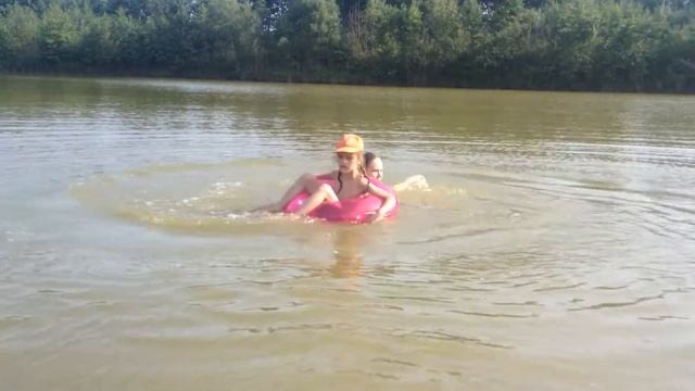 Аутизм победим! Страх водоёмов уходит) Купается (7 лет 5 мес) смотреть онлайн