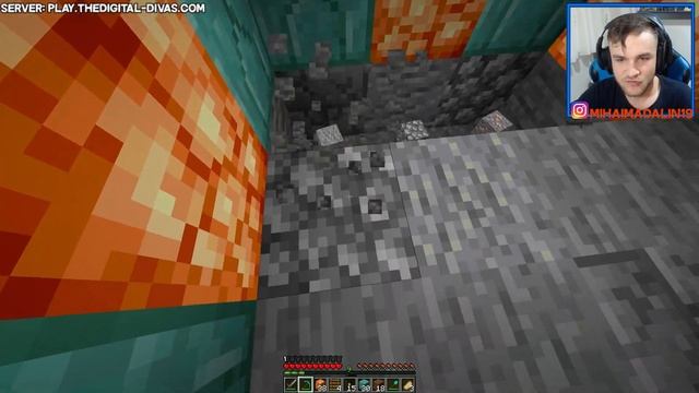 Construiesc O Camera Secreta de 100 de LEI in MINECRAFT смотреть онлайн