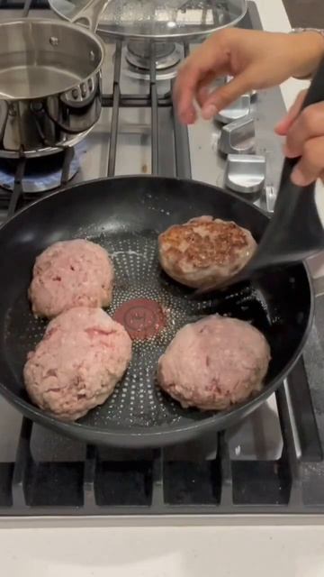 Hamburguesa con salsa vino tinto estilo japonés ハンバーグ #comidajaponesa #japon #recetasfaciles смотреть онлайн