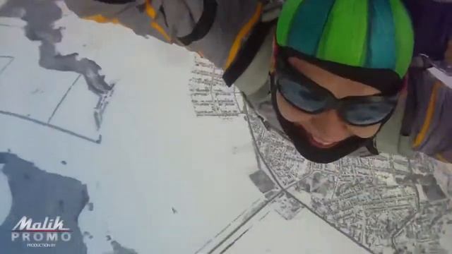 Первый прыжок с парашютом в тандеме смотреть онлайн