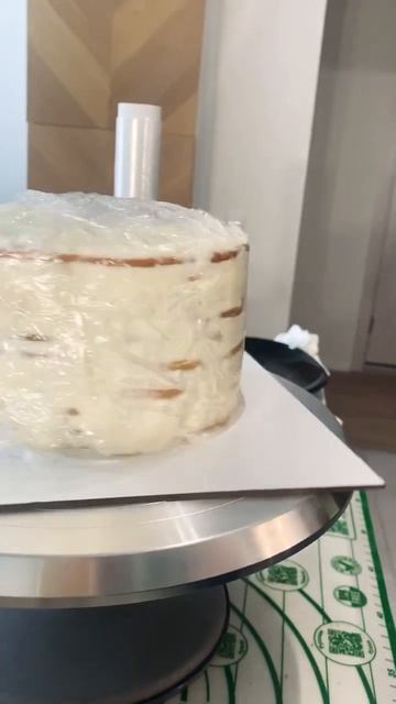 Этот и другие торты можно заказать в @uptoyou_cake #тортдлядевушки смотреть онлайн
