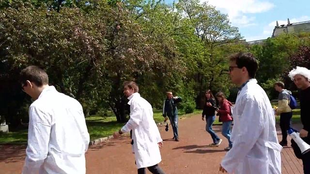 День физика. Унылое шествие к Ломоносову смотреть онлайн