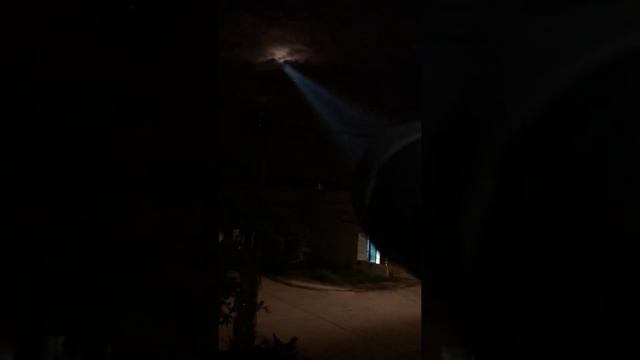 Fenix Tk30 ( 500lumen-1.2km ) vs Weltool W4 ( 560lumen-2.5km ) смотреть онлайн