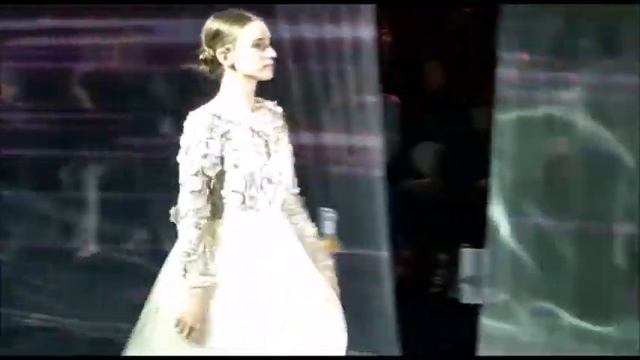 EVRAZ model Arisha Luk at Moscow Fashion Week смотреть онлайн