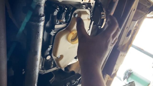 96 limited trooper general service, 4l30e filter and fluid change (video 2) смотреть онлайн