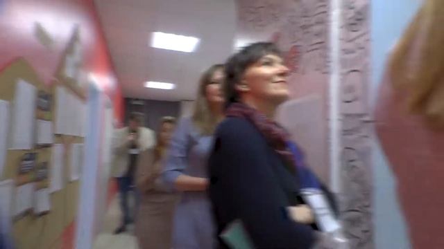 Визит школы английского языка EASY SPEAK в центр "Современное образование" смотреть онлайн