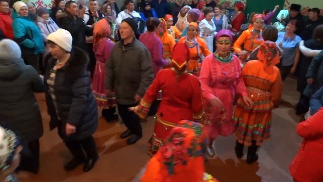Марийский танец. Радуют А Петраев и А Сайпанов. Видео Василия Хайбуллина смотреть онлайн
