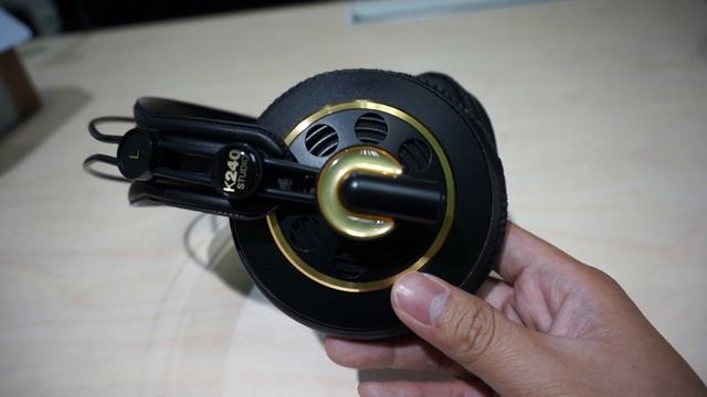 AKG K240 Studio Headphone Review смотреть онлайн
