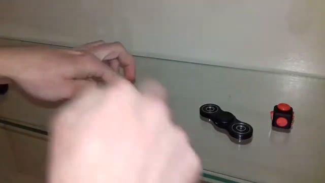 FIDGET SPINNER vs FIDGET CUBE! ТРЕНД ЮТУБА! смотреть онлайн