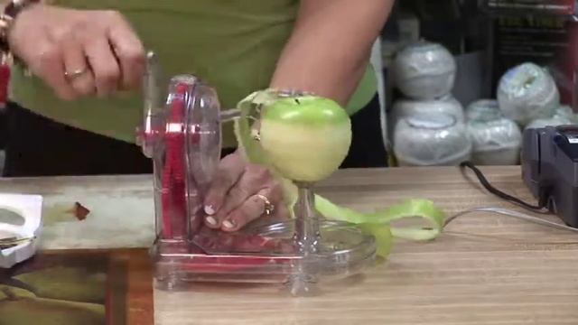 Food Facts & Information : Who Invented the Apple Peeler? смотреть онлайн