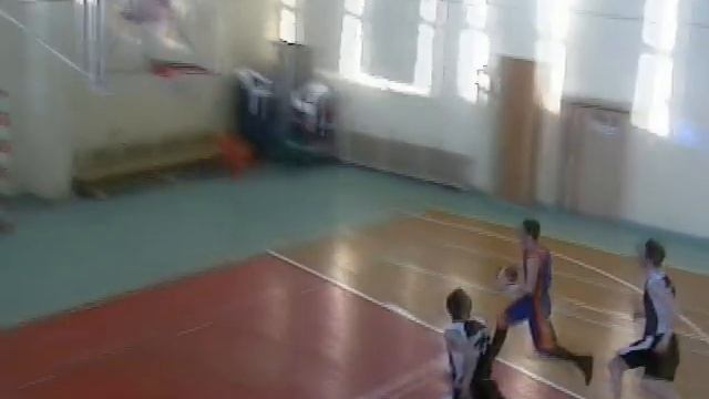 Данк с игры vs ИжГТУ 04/2007 смотреть онлайн