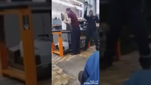 ВЕСЁЛЫЙ НОВЫЙ ГОД НА ЗАВОДЕ смотреть онлайн