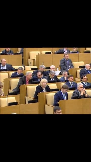 ЖИРИНОВСКИЙ: "ПОЧЕМУ ЗАПРЕЩАЮТ РУССКИЙ ЯЗЫК И НЕ ДАЮТ ВОЗМОЖНОСТИ УЕХАТЬ?" #Shorts смотреть онлайн