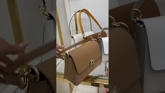 Обзор женской сумки Circe от Furla: широкая цветовая гамма для стильных образов