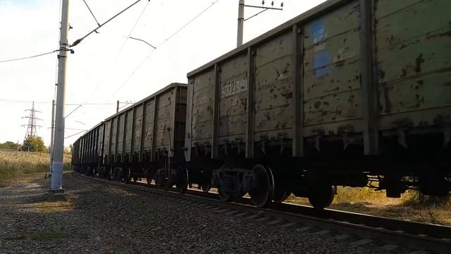 ВЛ80С-1460 Магистральный электровоз с грузовым поездом смотреть онлайн