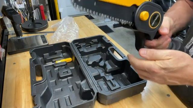 NaTiddy Mini Chainsaw,6 Inch Battery Powered Brushless Cordless Mini Chainsaw With 2 x 2000mAh смотреть онлайн