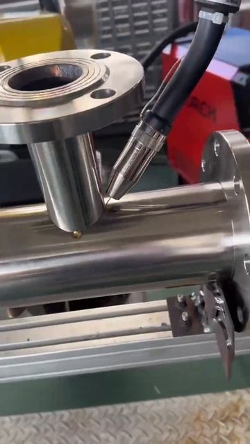 Automatic detection of welds! Can welding robots really do it? #robots#weldingmachine #weldingrobot смотреть онлайн