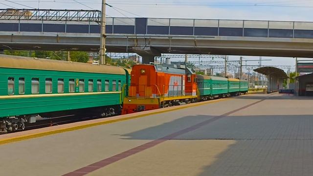 Железнодорожный вокзал "Волгоград-1", приход пассажирских поездов и тепловозов к перрону вокзала смотреть онлайн