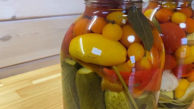 Лучшие сорта.Консервирую.Мой урожай.Универсальнйы маринад#shortsvideo #shorts #урожай #помидоры смотреть онлайн