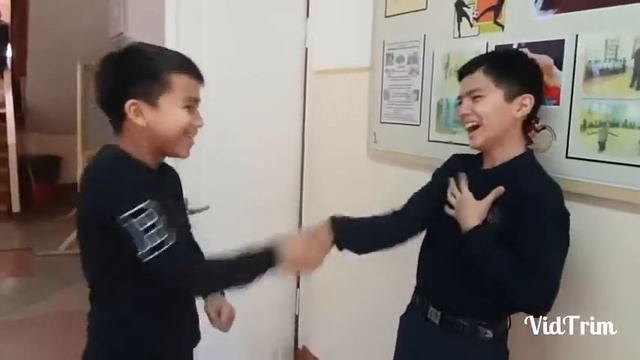 Узбеки говорят Ассалом Алайкум а Европейцы- смотреть онлайн