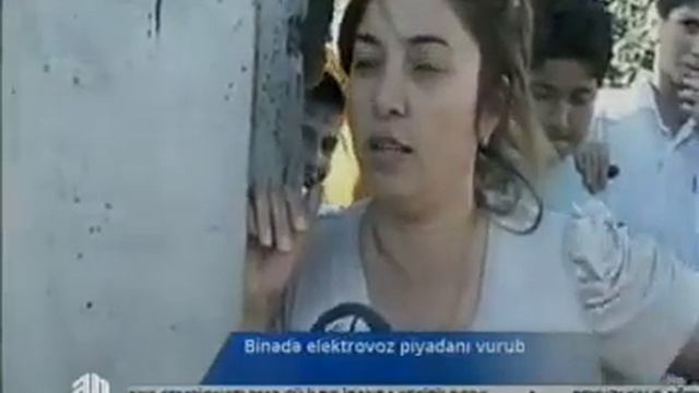 Binədə elektrovoz piyadanı vurub смотреть онлайн