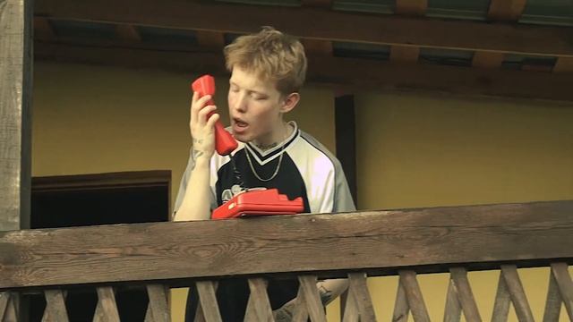 Pepel Nahudi - Постарше (Official Music Video) смотреть онлайн