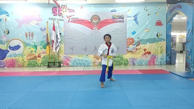Daiyan Reizo Aryasatya - Jaguar Taekwondo Surabaya - Pra Cadet C - Poomsae - Kuning смотреть онлайн