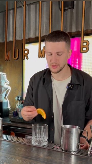 Исторический коктейль «Блю Блэйзер» вот так согревались шахтеры 😃😃 #cocktail смотреть онлайн