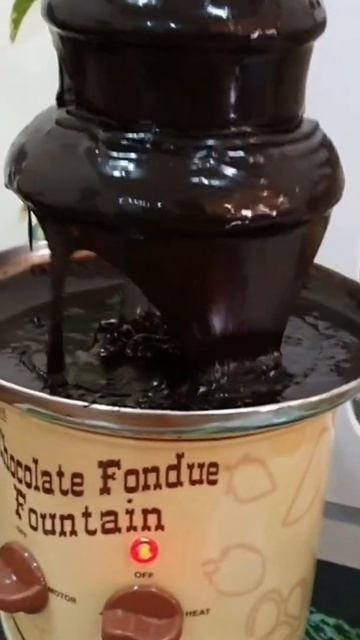 Chocolate Fondue Fountain ala GinAtitude смотреть онлайн