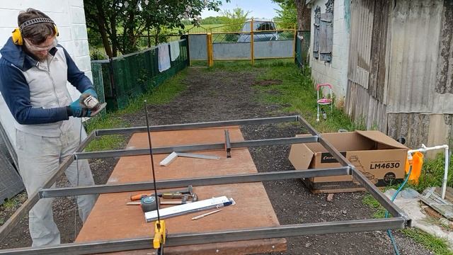 Кессон за копейки: Сварка и покраска каркаса 🔧🎨🔥#своимируками#жизньзагородом#делайсам#строимсами