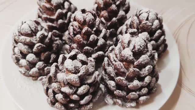 Пирожное картошка в форме шишек🤩 Вкусное и красивое пирожное смотреть онлайн