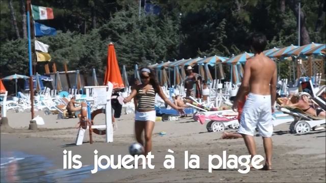 Французский язык для начинающих # Vocabulaire # ils jouent à la plage смотреть онлайн