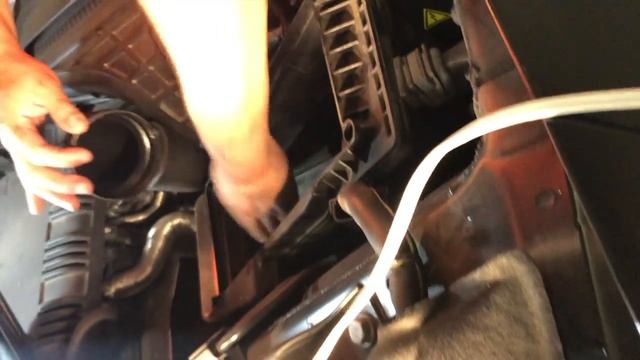 2016 Audi Q5 Engine Air Filter Replacement смотреть онлайн