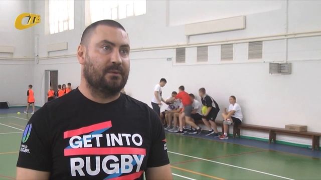 В СПОРТКОМПЛЕКСЕ "МАГНИТ" СОСТОЯЛИСЬ СОРЕВНОВАНИЯ ПО ТЭГ-РЕГБИ СРЕДИ ШКОЛЬНИКОВ смотреть онлайн