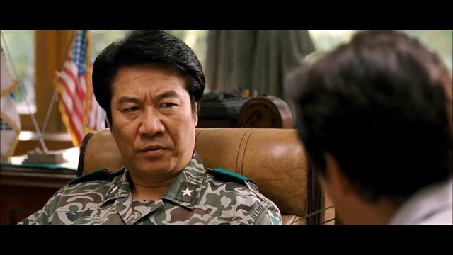 Переговоры ветерана Хынсу с армией Чон Духвана. Фрагмент из фильма "Великолепный отпуск" (2007) смотреть онлайн