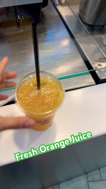 Orange Juice with ice #ice #hot #juice #juices #orange #happylife #youtube #share #shortsyoutube смотреть онлайн