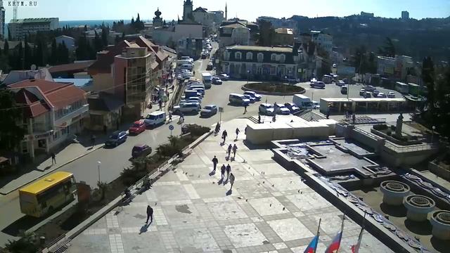 Вебкамера "Площадь Советская". Запись 25.02.2016 13:00:01 смотреть онлайн